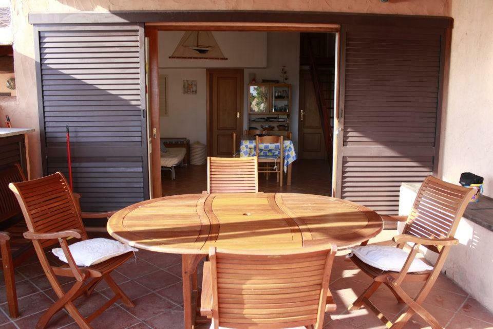 Casa Mughetto R5055 Seafront, Private Sea Access, Swimming Pool Villa La Maddalena  Bagian luar foto